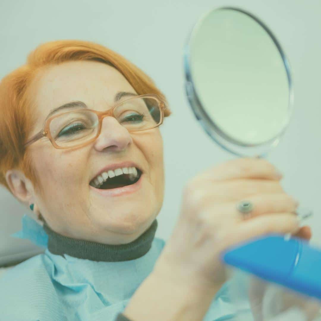 ¿Cómo cuidar las prótesis dentales?